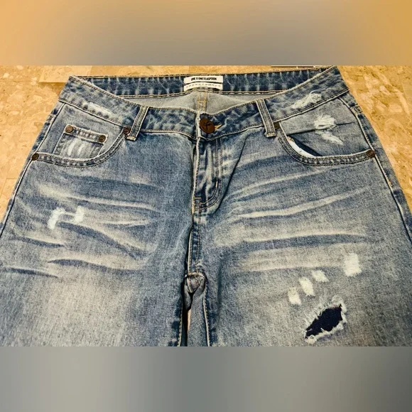One Teaspoon Light Blue Distressed Women’s Boyfriend Jeans
Sz 29 - Picture 6 of 16